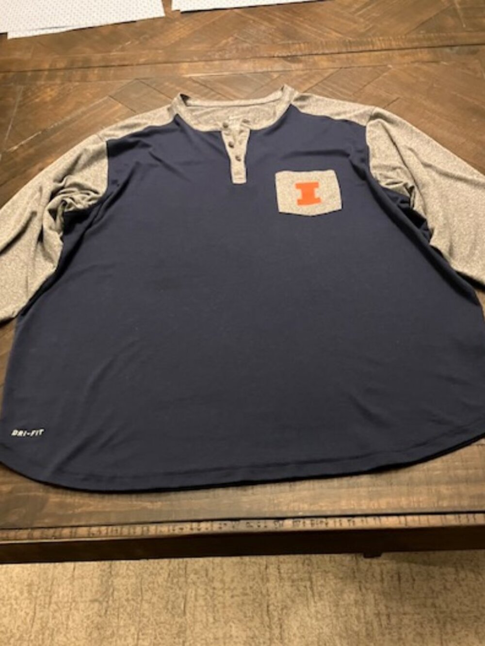 Nike University of Illinois Shirt (Illini)